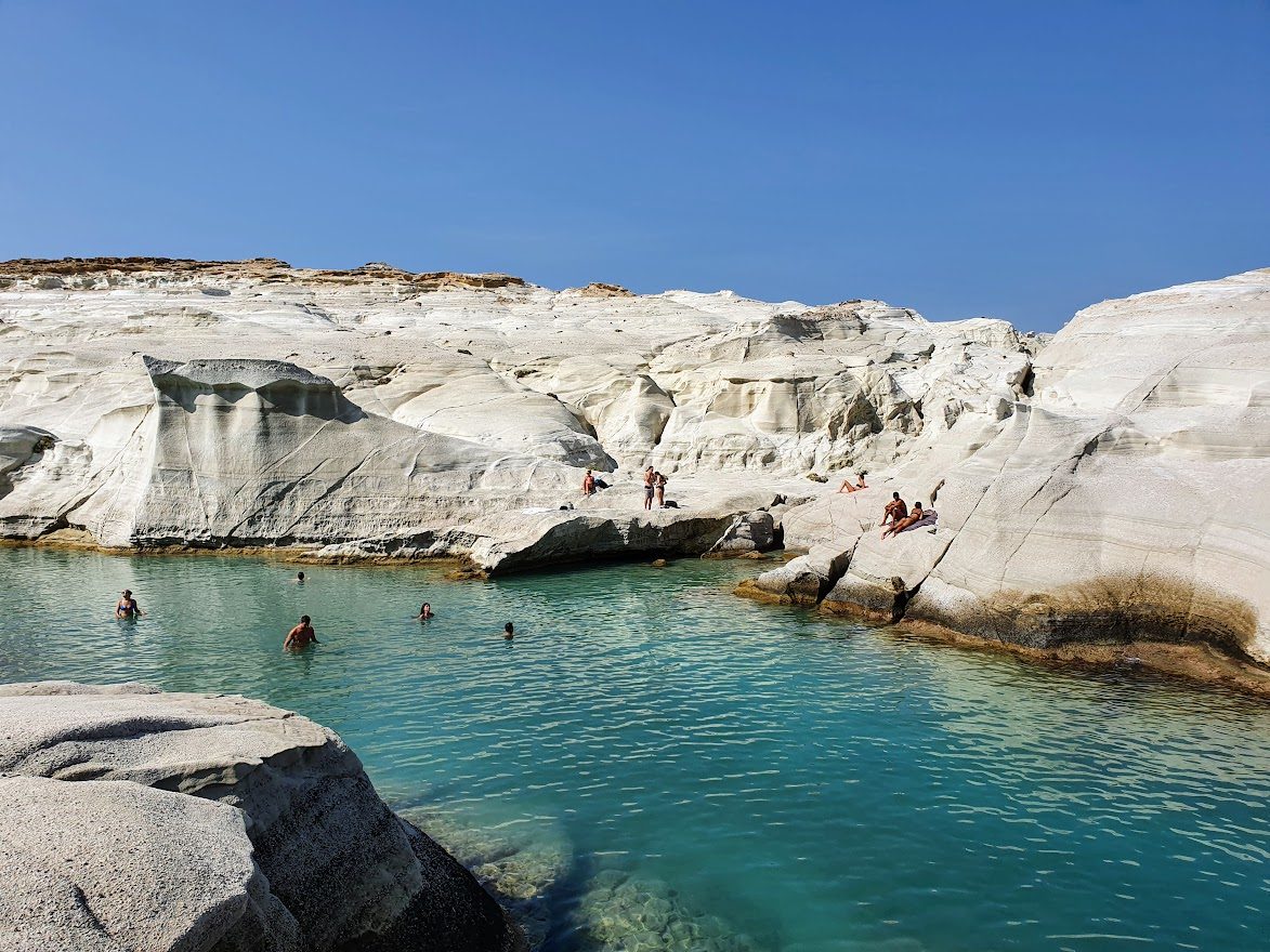 Milos Port: Adamas