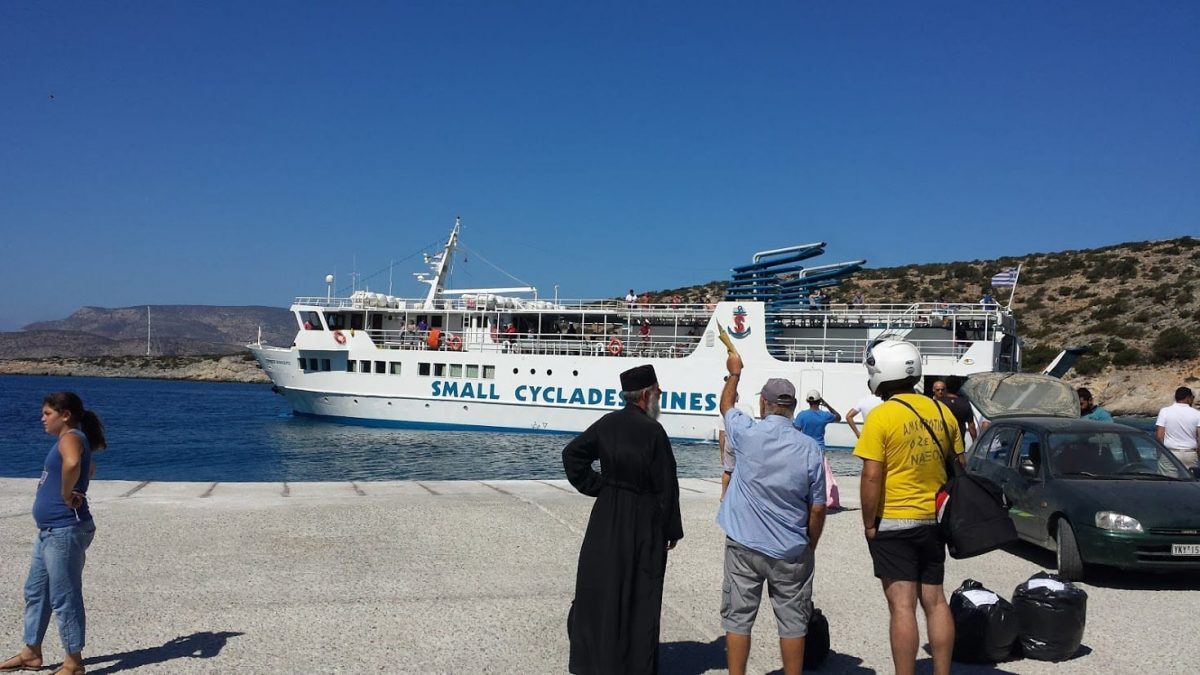 taking-the-ferry-to-schinoussa